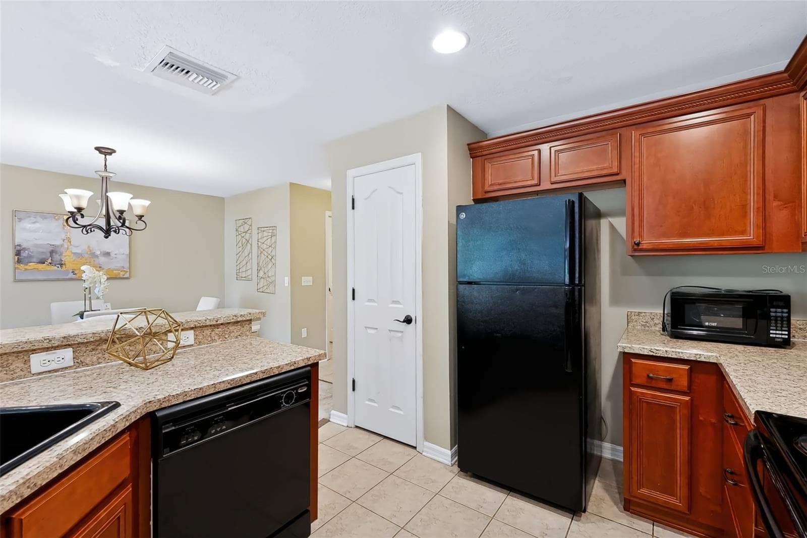 Townhouse at 4525 LIMERICK DR, TAMPA, photo 13 of 46