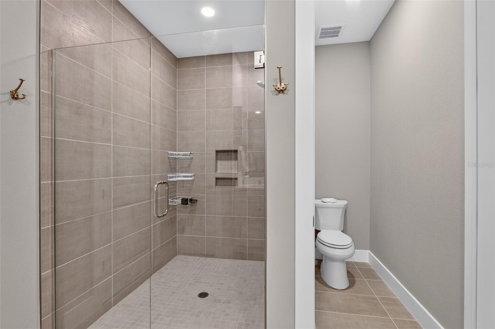Ensuite - 18911 DAYSPRING PL, VENICE