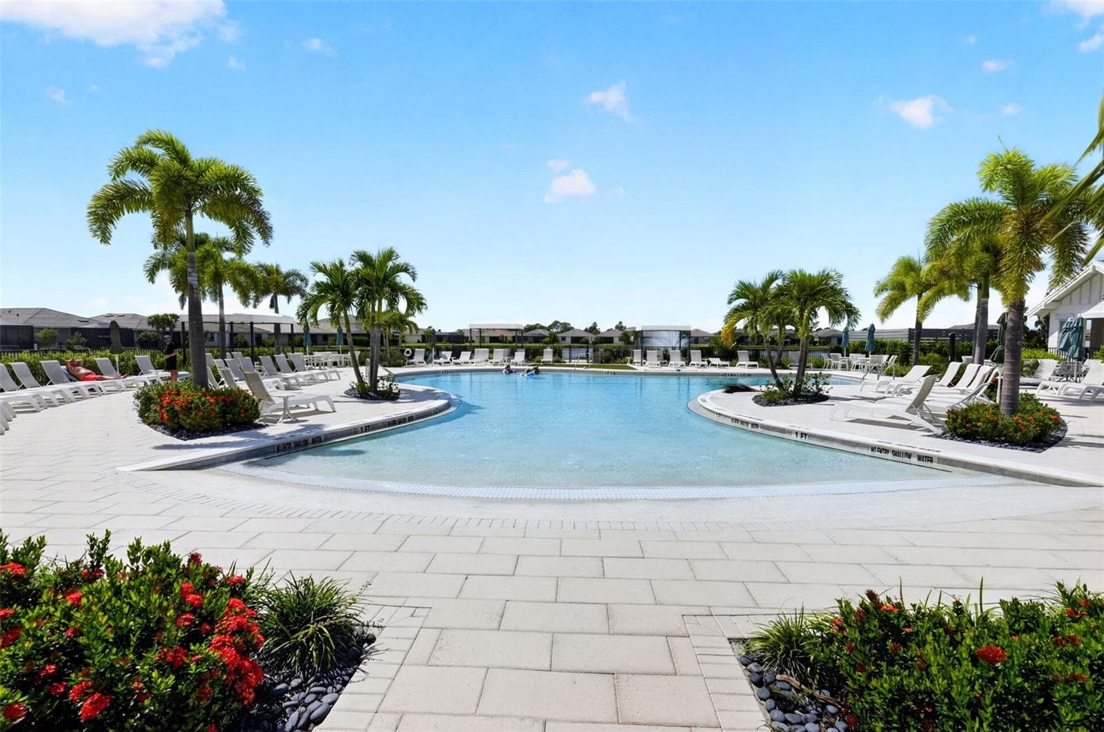 Resort Style Zero Entry Pool - 18911 DAYSPRING PL, VENICE