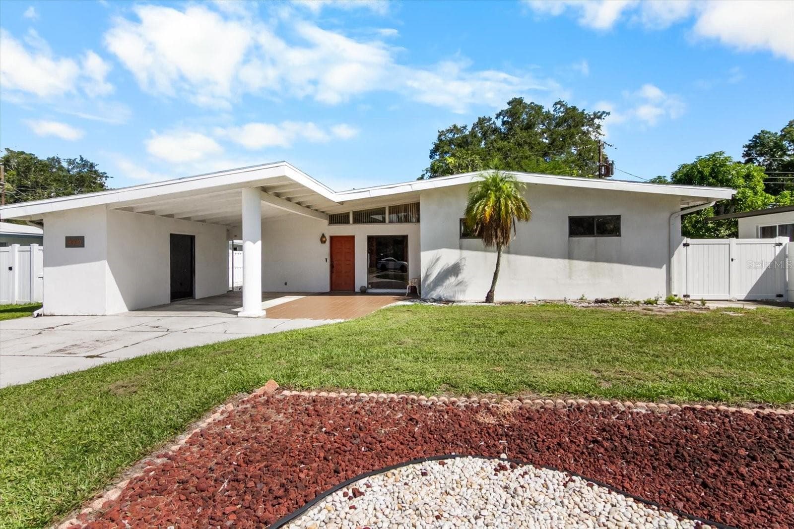 Single Family Residence at 2921 WOOD ST, SARASOTA, photo 2 of 46