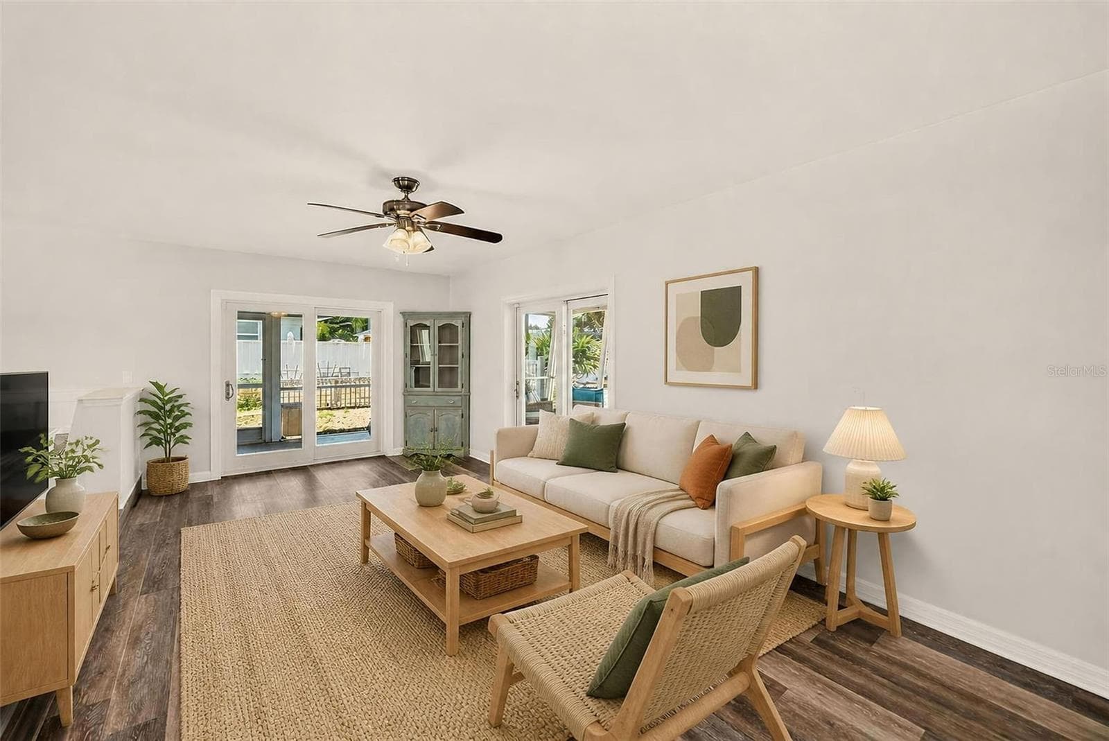 Single Family Residence at 809 JACARANDA DR, LARGO, photo 19 of 60