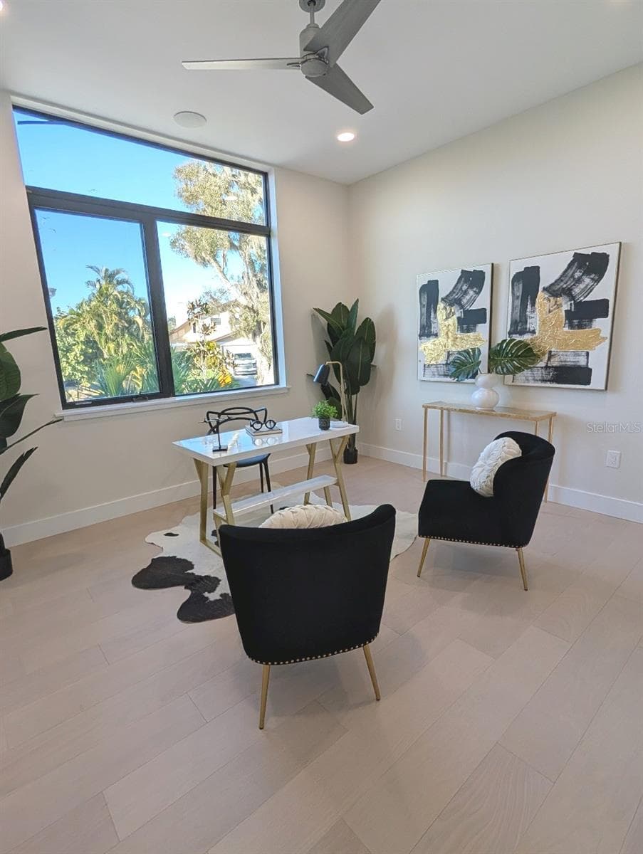 Main floor office or bedroom with full bath and spacious closet - 2110 MICHELE DR, SARASOTA