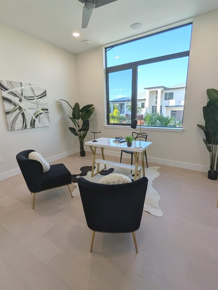 Main floor office or bedroom - 2110 MICHELE DR, SARASOTA