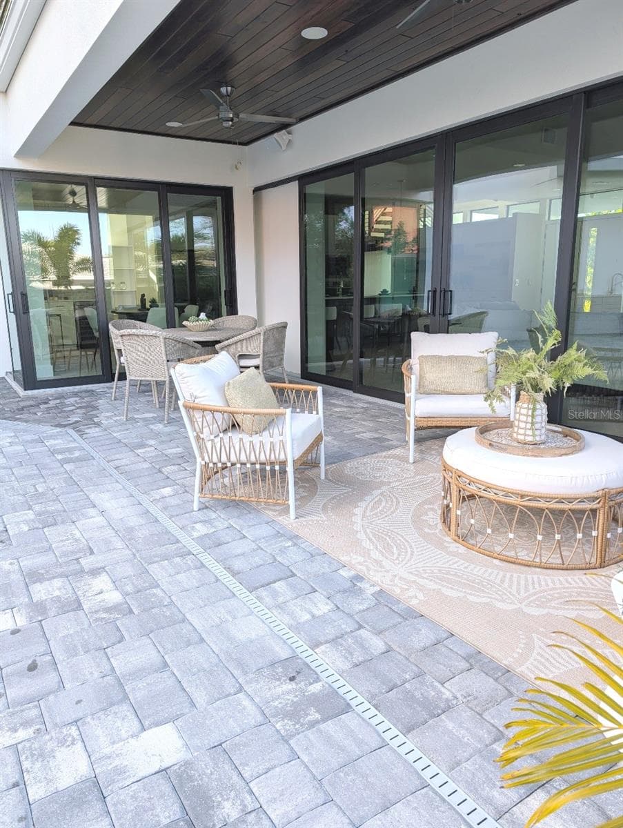 Covered lanai with two fans, music speakers and wifi mesh booster - 2110 MICHELE DR, SARASOTA