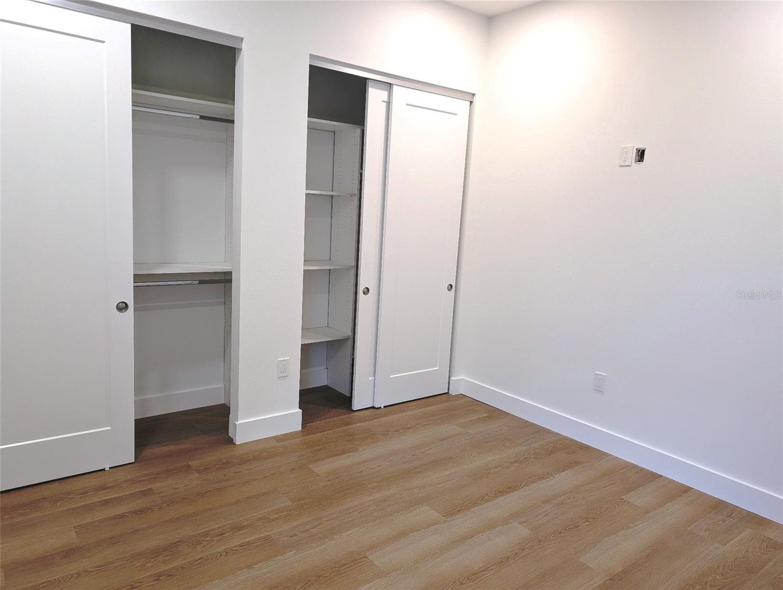 Guest Suite Bedroom; custom closets - 2110 MICHELE DR, SARASOTA