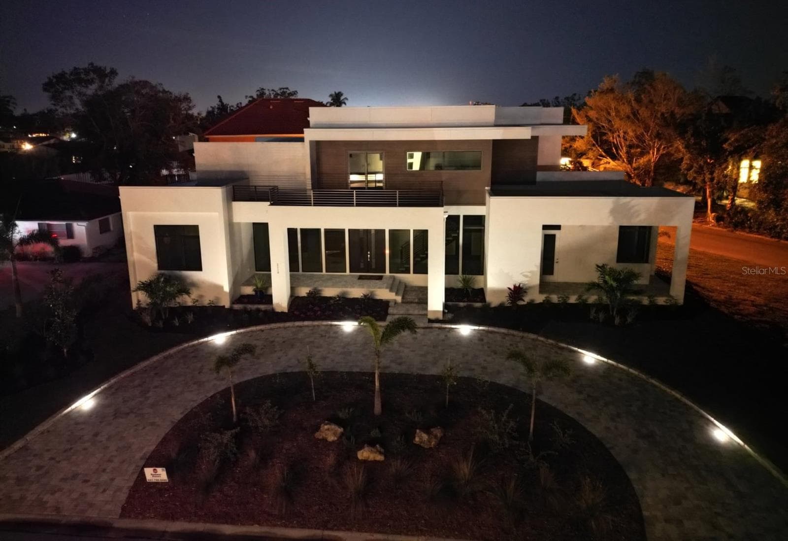Lights In The Circle Paver Brick Drive - 2110 MICHELE DR, SARASOTA