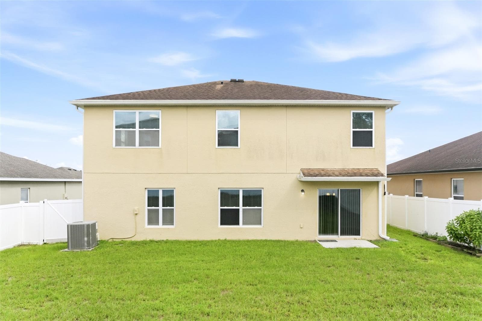 Single Family Residence at 642 BLACK EAGLE DR, GROVELAND, photo 4 of 42