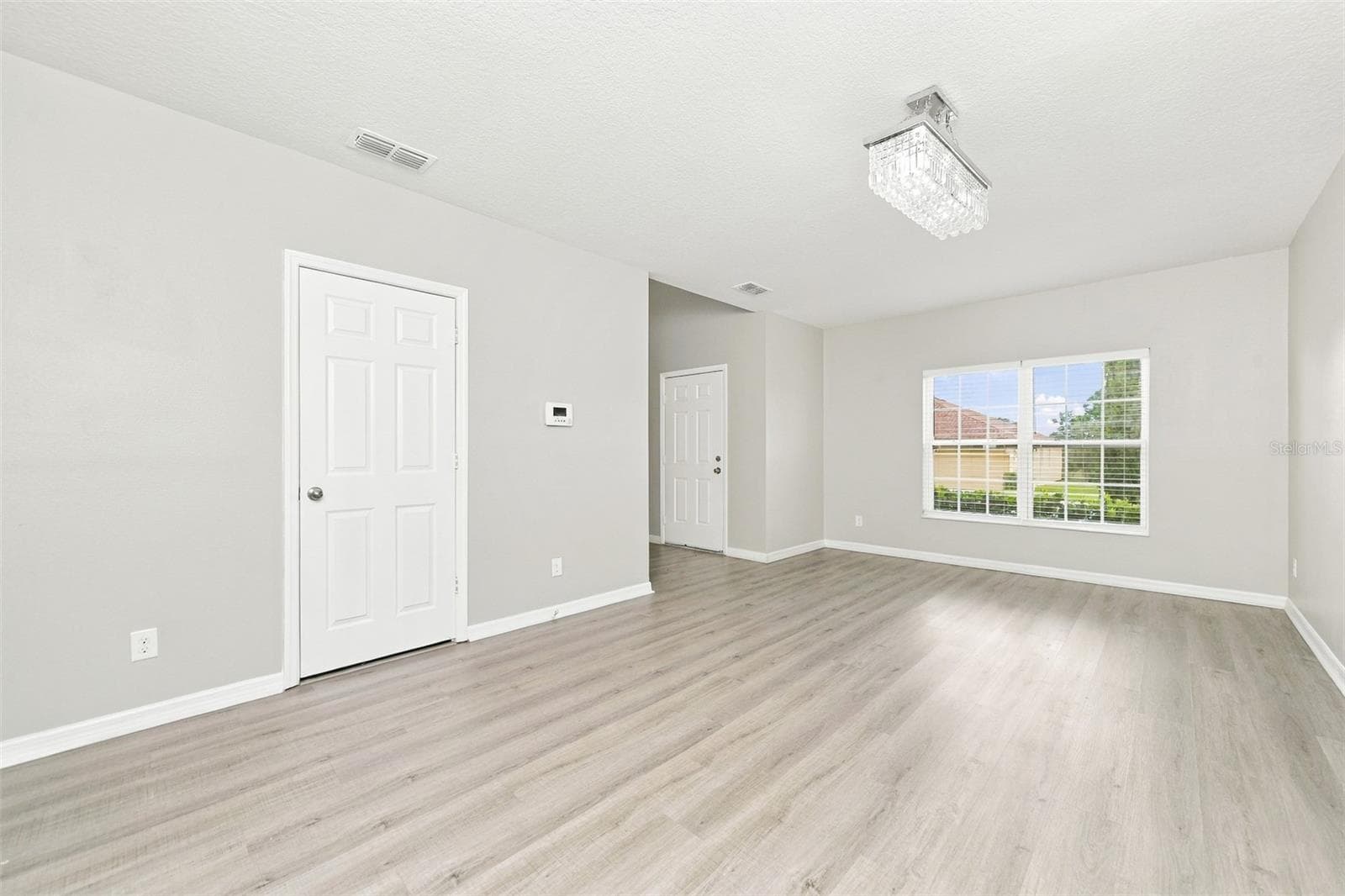 Single Family Residence at 642 BLACK EAGLE DR, GROVELAND, photo 5 of 42