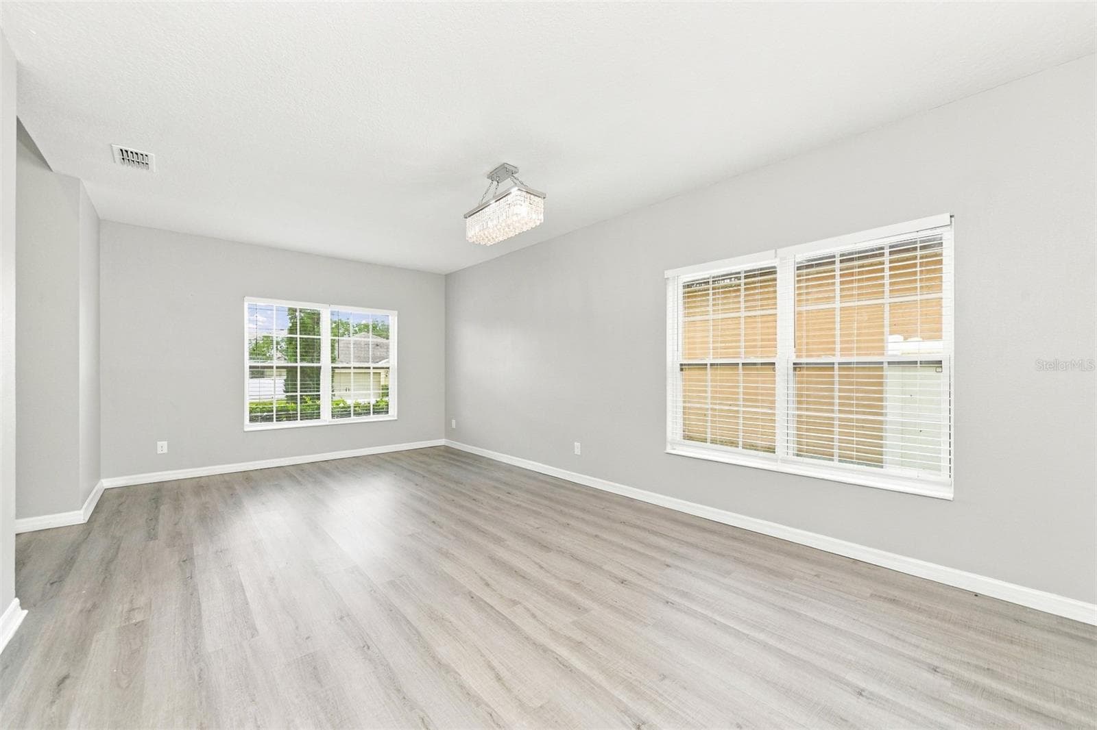 Single Family Residence at 642 BLACK EAGLE DR, GROVELAND, photo 7 of 42