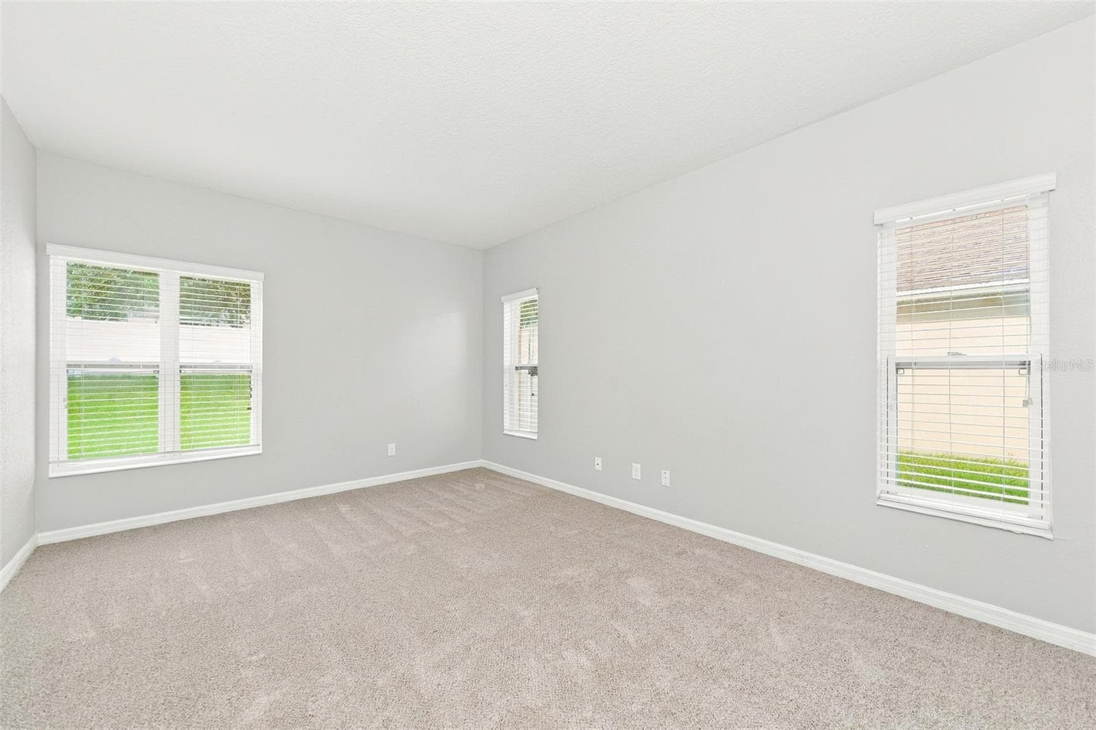 Single Family Residence at 642 BLACK EAGLE DR, GROVELAND, photo 17 of 42