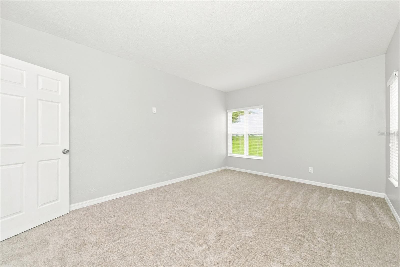 Single Family Residence at 642 BLACK EAGLE DR, GROVELAND, photo 19 of 42