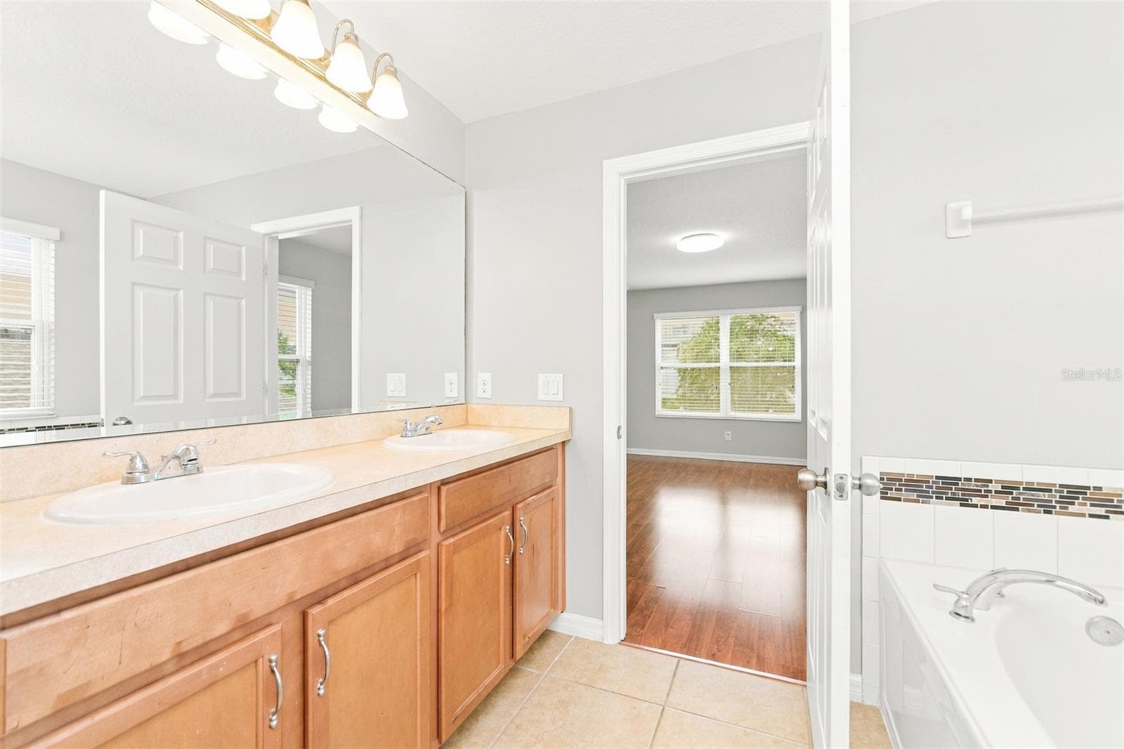 Single Family Residence at 642 BLACK EAGLE DR, GROVELAND, photo 29 of 42