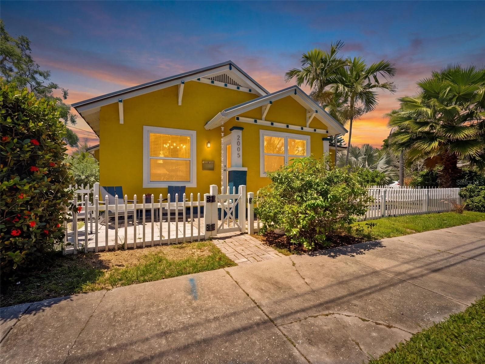 Single Family Residence at 2005 3RD ST S, ST PETERSBURG, photo 2 of 26