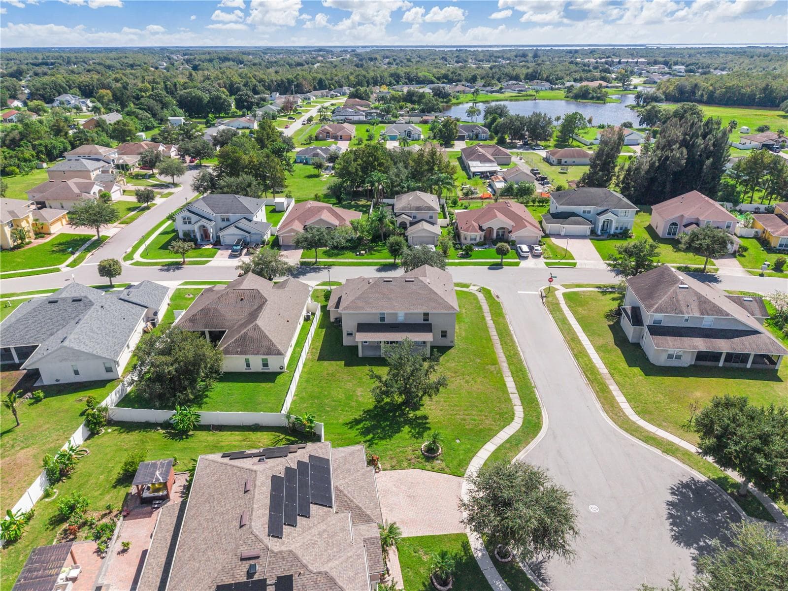 Single Family Residence at 2887 SWEETSPIRE CIR, KISSIMMEE, photo 3 of 53
