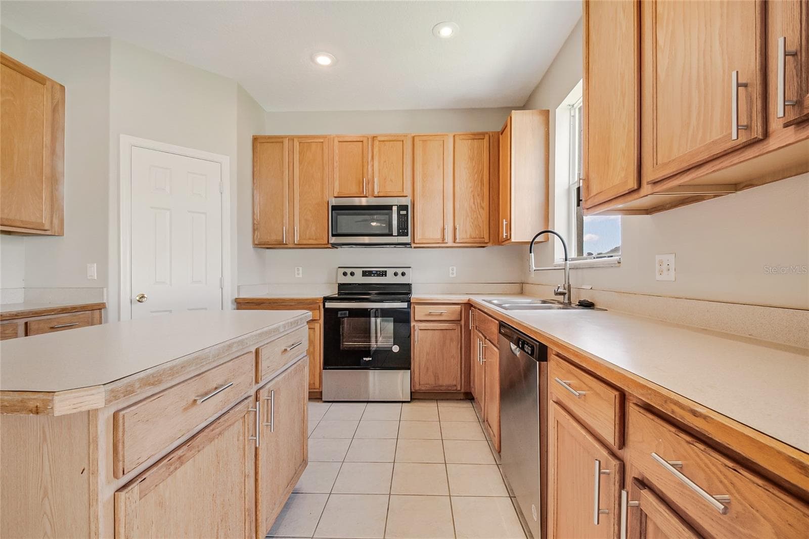 Single Family Residence at 2887 SWEETSPIRE CIR, KISSIMMEE, photo 27 of 53