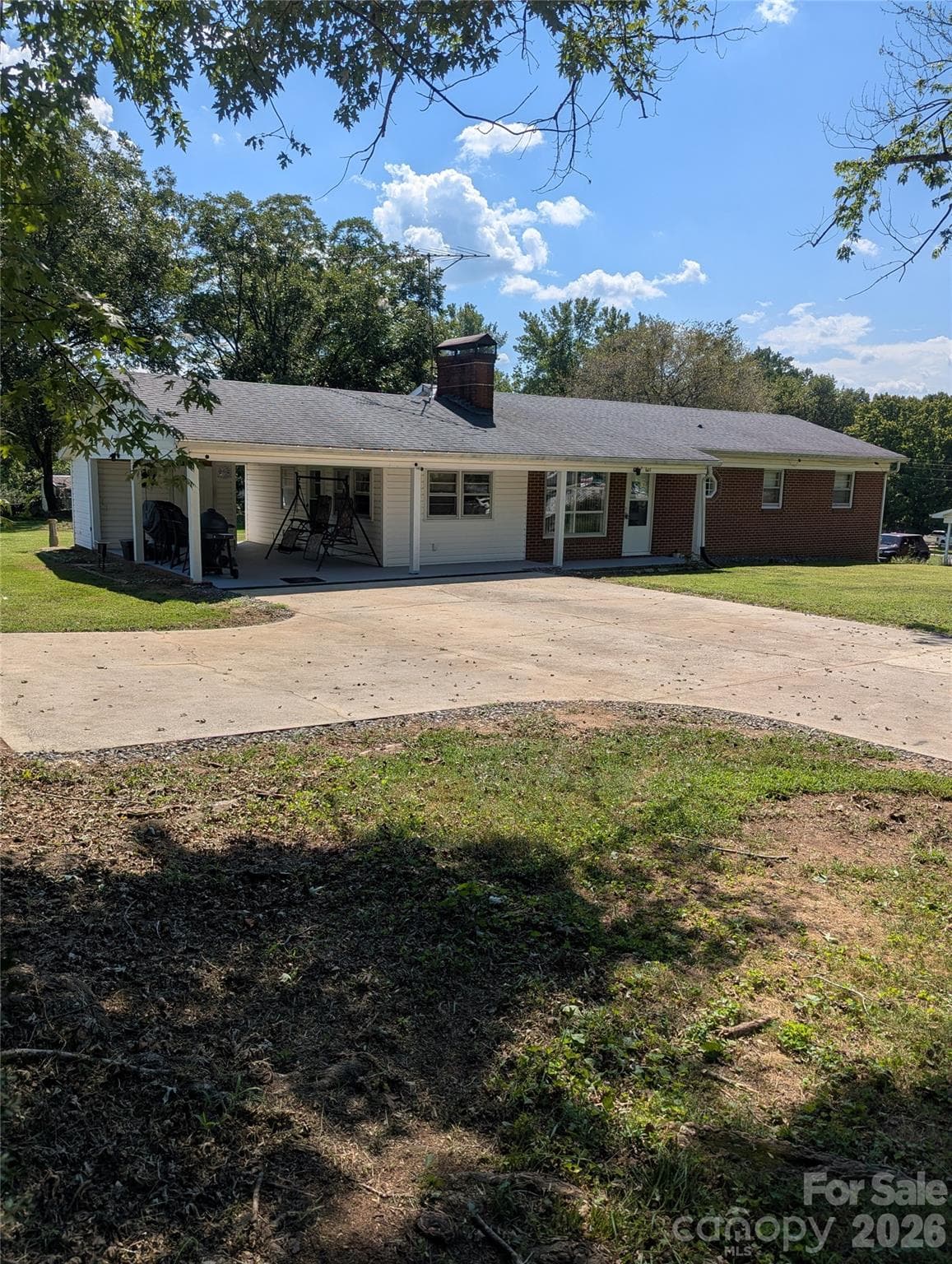 Single Family Residence at 605 Lincoln Lane SW, Lenoir, photo 3 of 45