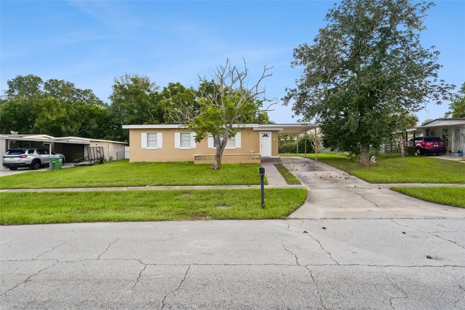 Single Family Residence at 928 VIVIAN TER, DELTONA, photo 2 of 27