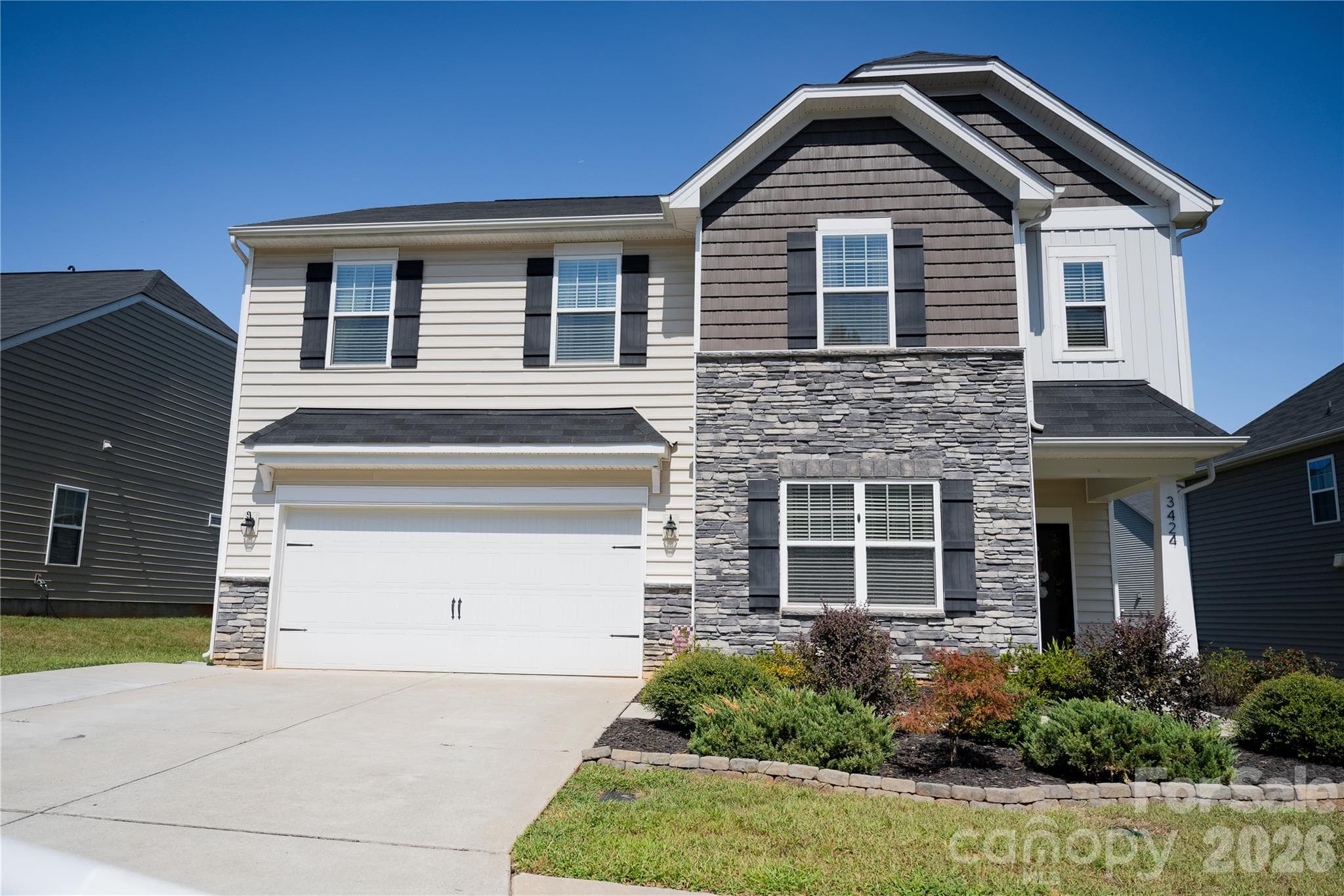 Single Family Residence at 3424 Southern Red Oak Lane, Gastonia, photo 2 of 33