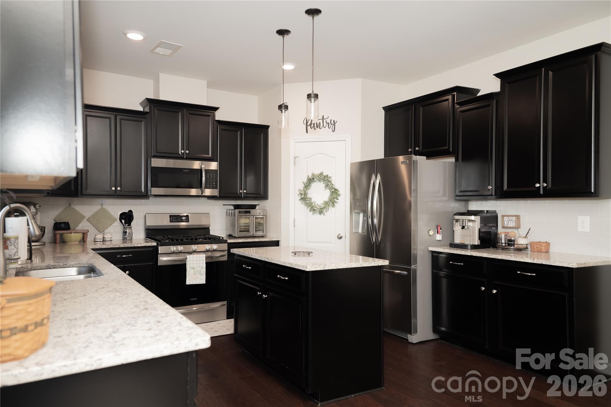 Single Family Residence at 3424 Southern Red Oak Lane, Gastonia, photo 3 of 33