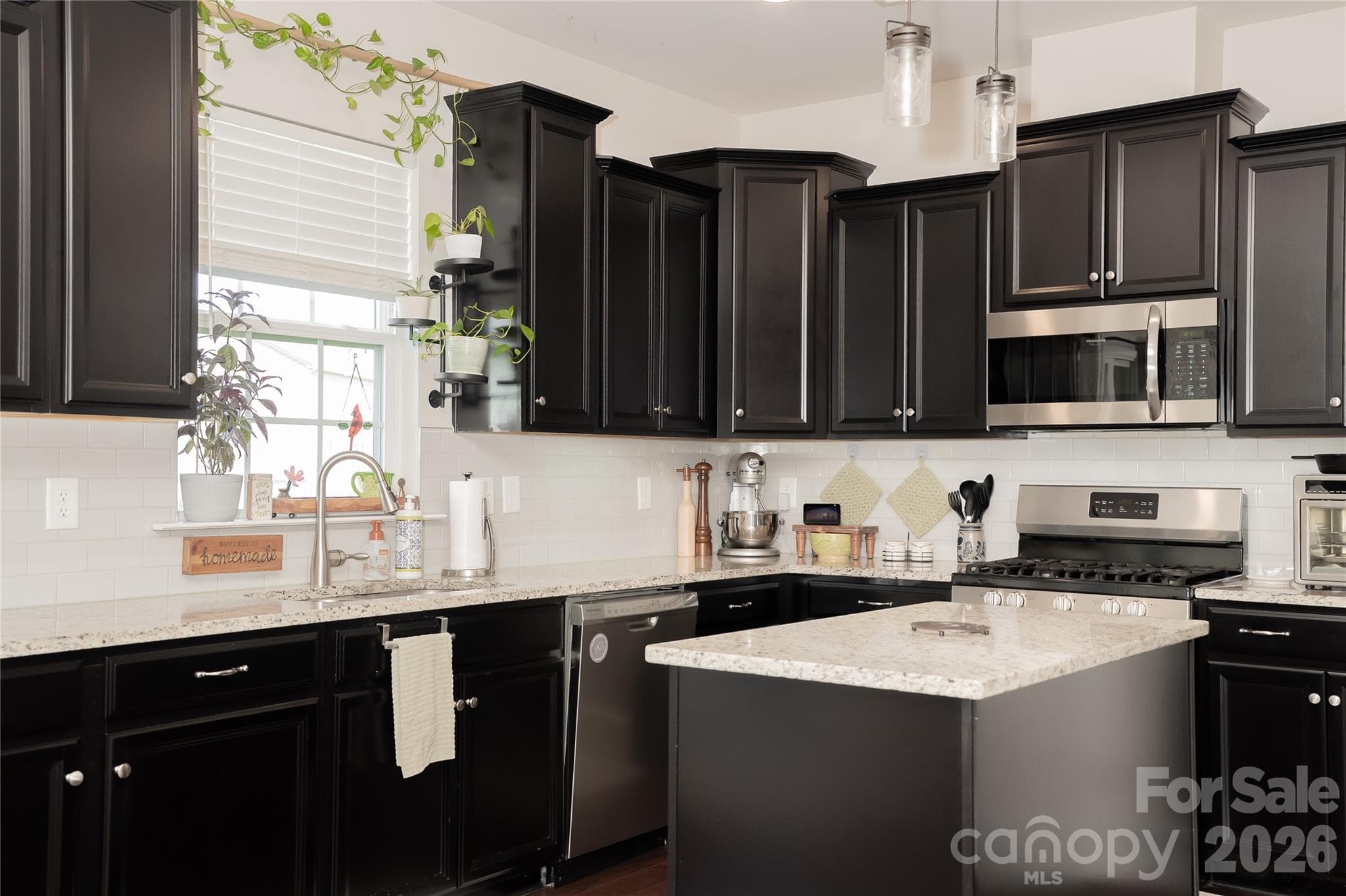 Single Family Residence at 3424 Southern Red Oak Lane, Gastonia, photo 6 of 33