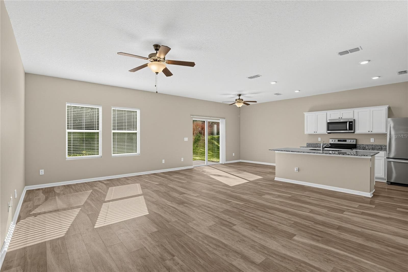 Single Family Residence at 1033 CADES COVE WAY, DELAND, photo 5 of 27