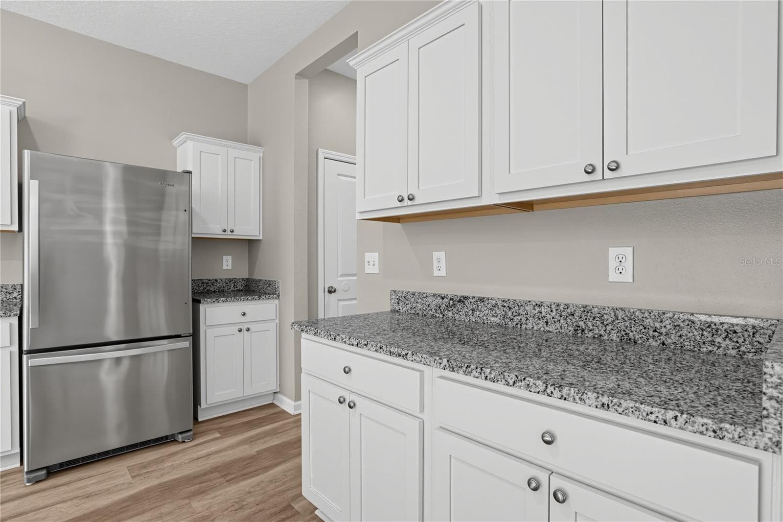 Single Family Residence at 1033 CADES COVE WAY, DELAND, photo 6 of 27
