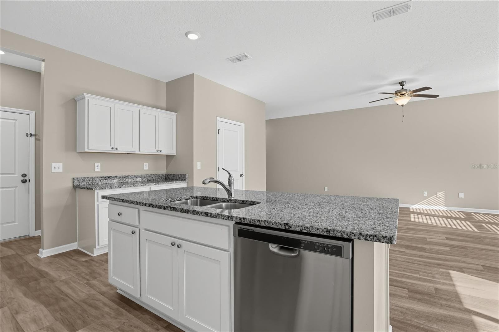Single Family Residence at 1033 CADES COVE WAY, DELAND, photo 8 of 27