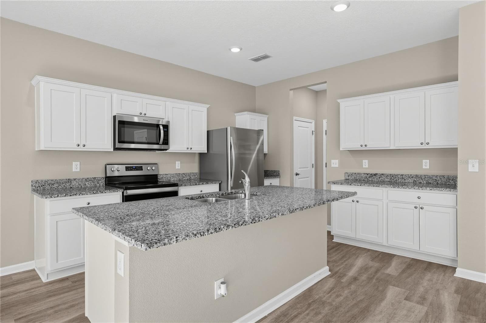 Single Family Residence at 1033 CADES COVE WAY, DELAND, photo 9 of 27