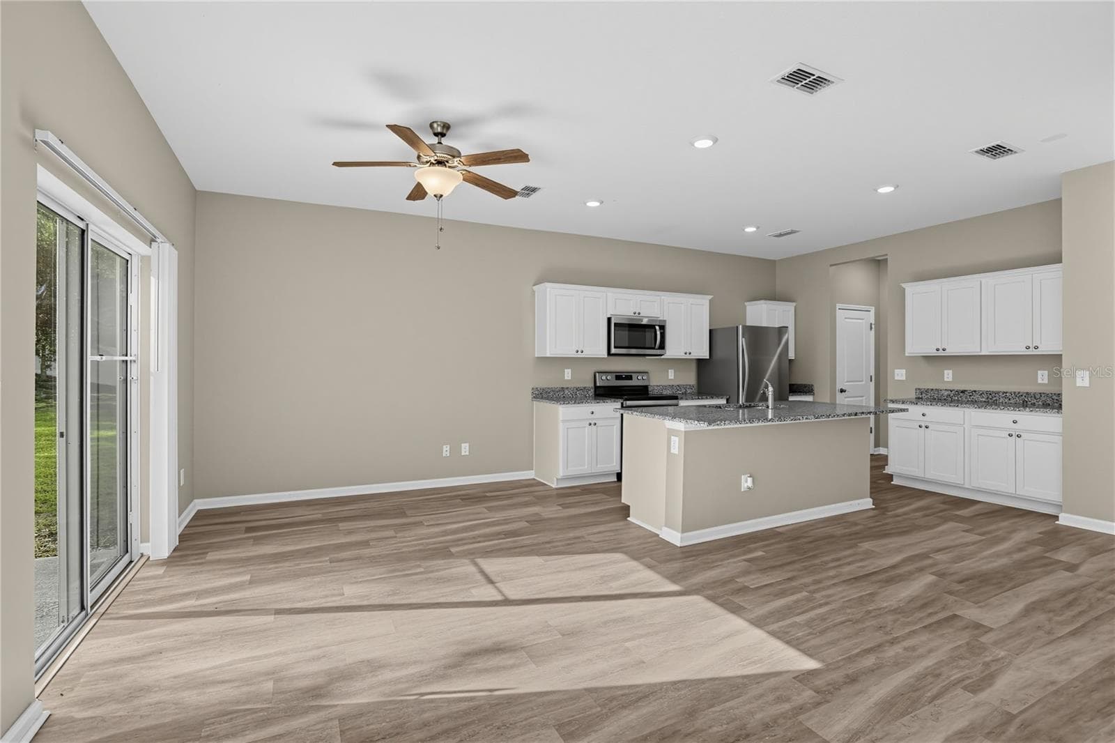 Single Family Residence at 1033 CADES COVE WAY, DELAND, photo 10 of 27
