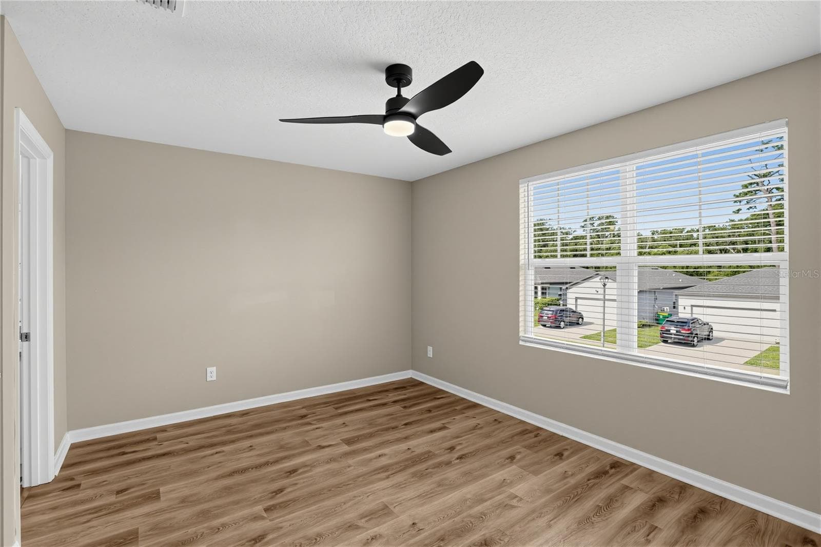 Single Family Residence at 1033 CADES COVE WAY, DELAND, photo 11 of 27