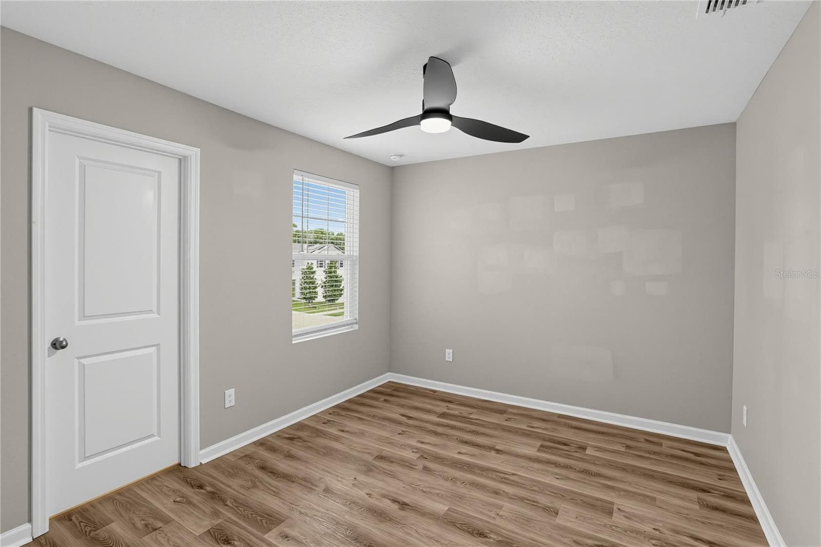 Single Family Residence at 1033 CADES COVE WAY, DELAND, photo 15 of 27