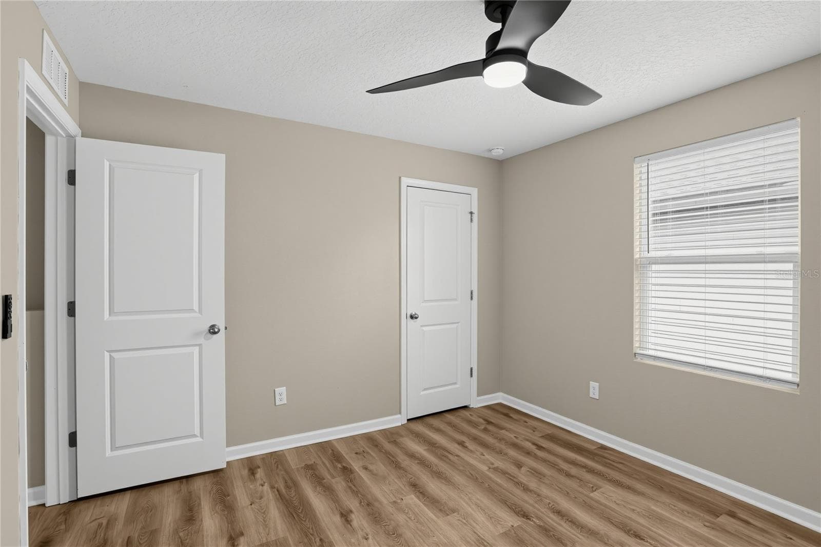 Single Family Residence at 1033 CADES COVE WAY, DELAND, photo 16 of 27
