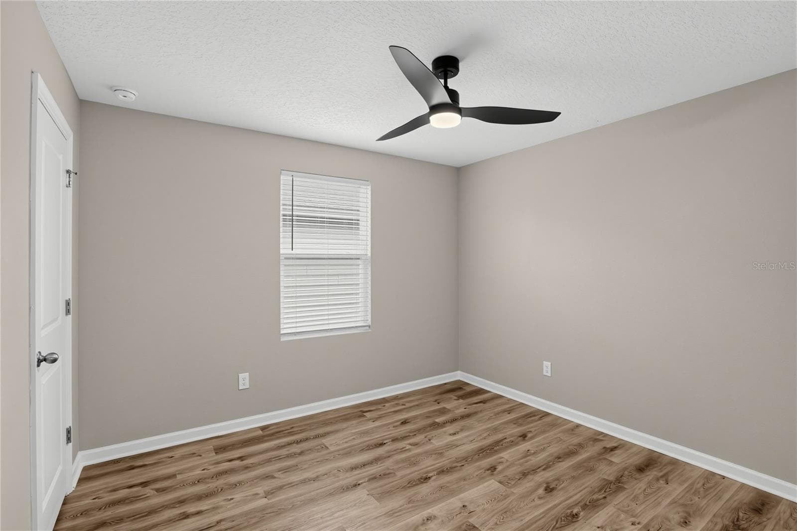 Single Family Residence at 1033 CADES COVE WAY, DELAND, photo 17 of 27