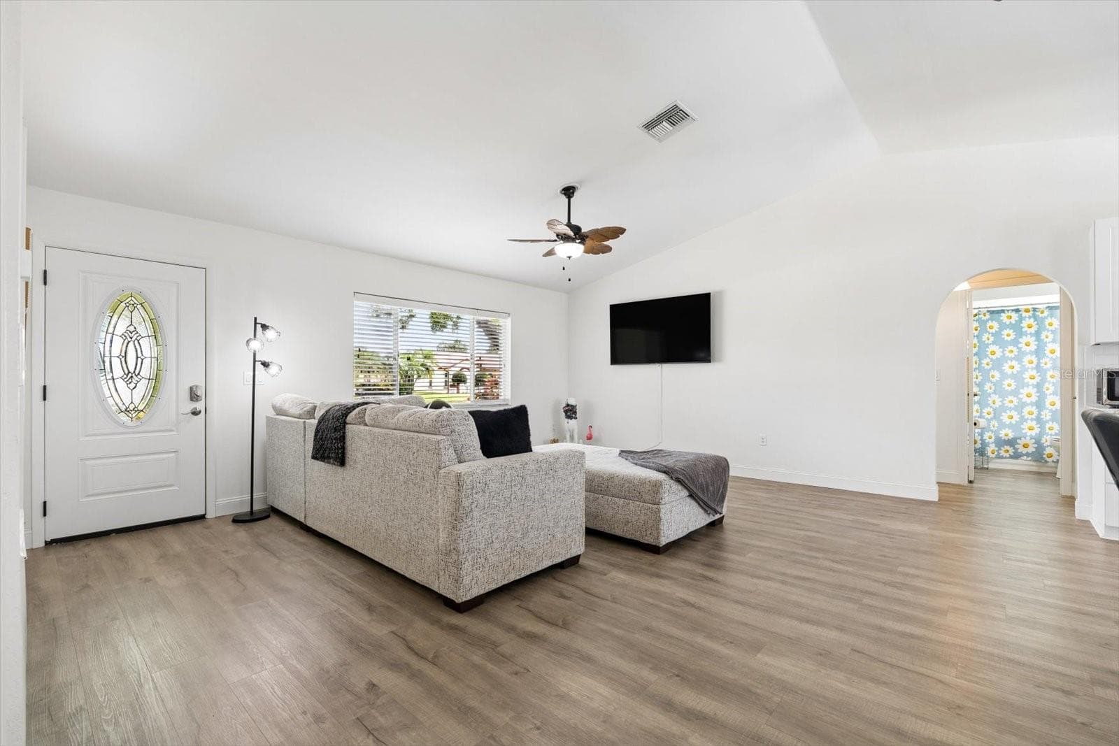 Single Family Residence at 7409 FAIRWOOD AVE, NEW PORT RICHEY, photo 8 of 47