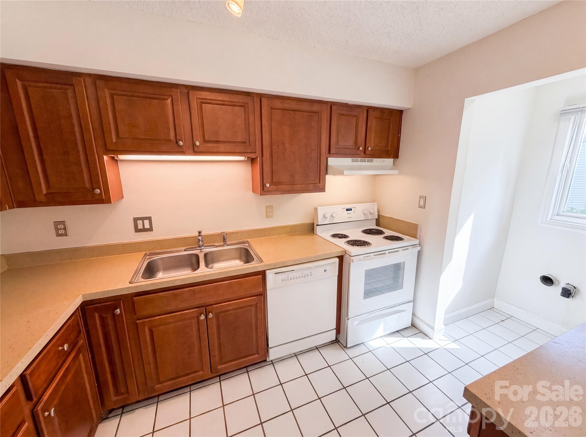 Condominium at 2020 Stoney Point Lane, Charlotte, photo 6 of 17