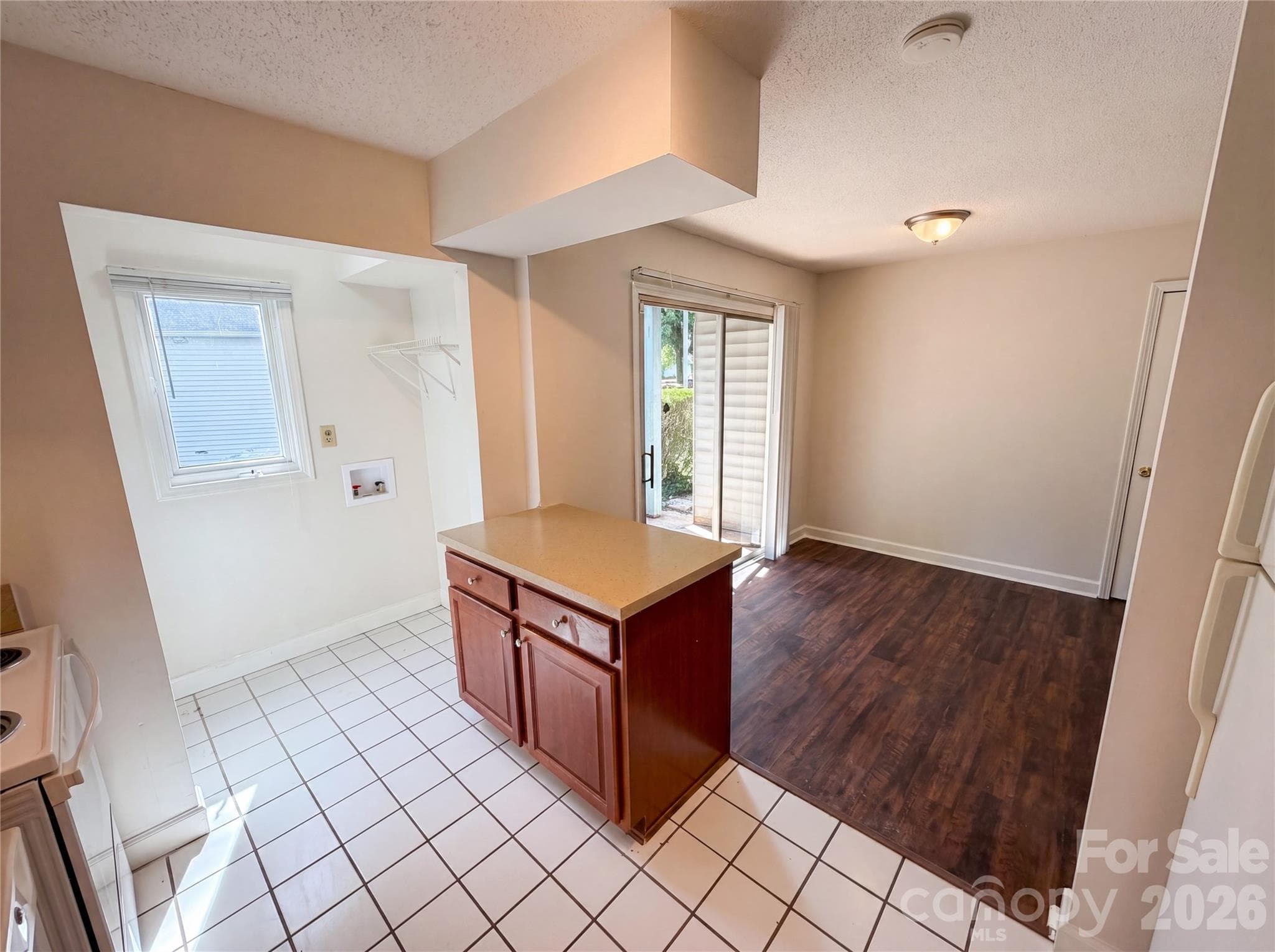 Condominium at 2020 Stoney Point Lane, Charlotte, photo 7 of 17