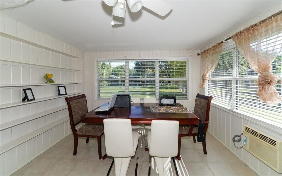 Single Family Residence at 2141 SUNNYSIDE LN, SARASOTA, photo 7 of 18