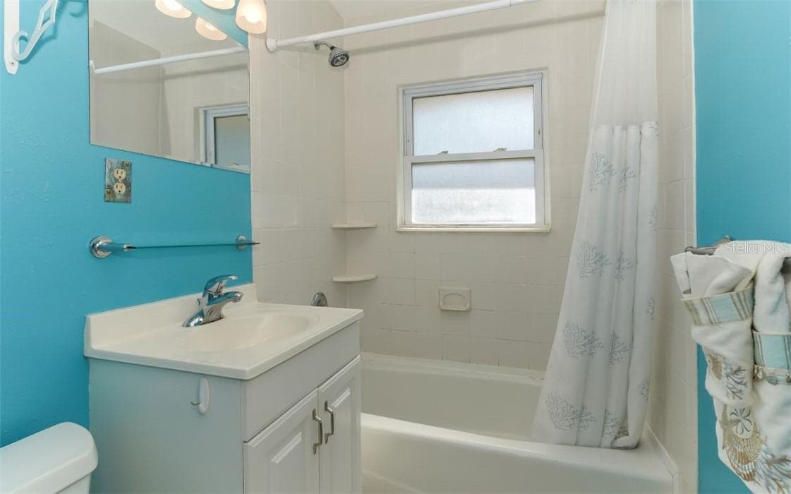 Single Family Residence at 2141 SUNNYSIDE LN, SARASOTA, photo 10 of 18