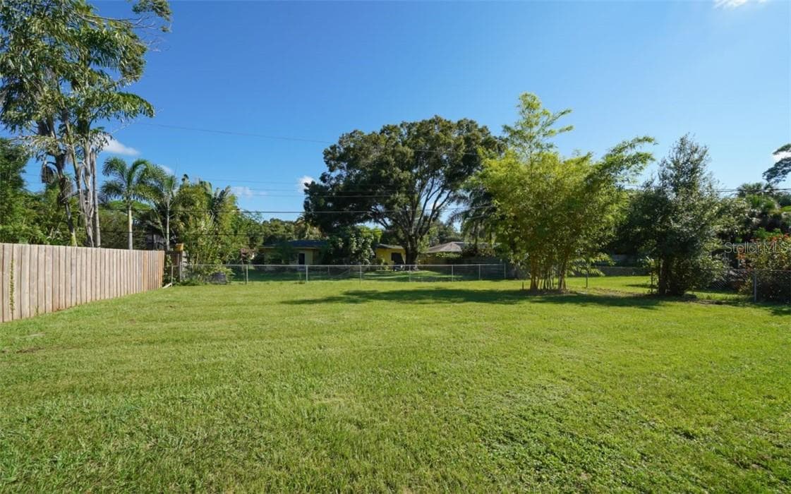 Single Family Residence at 2141 SUNNYSIDE LN, SARASOTA, photo 18 of 18