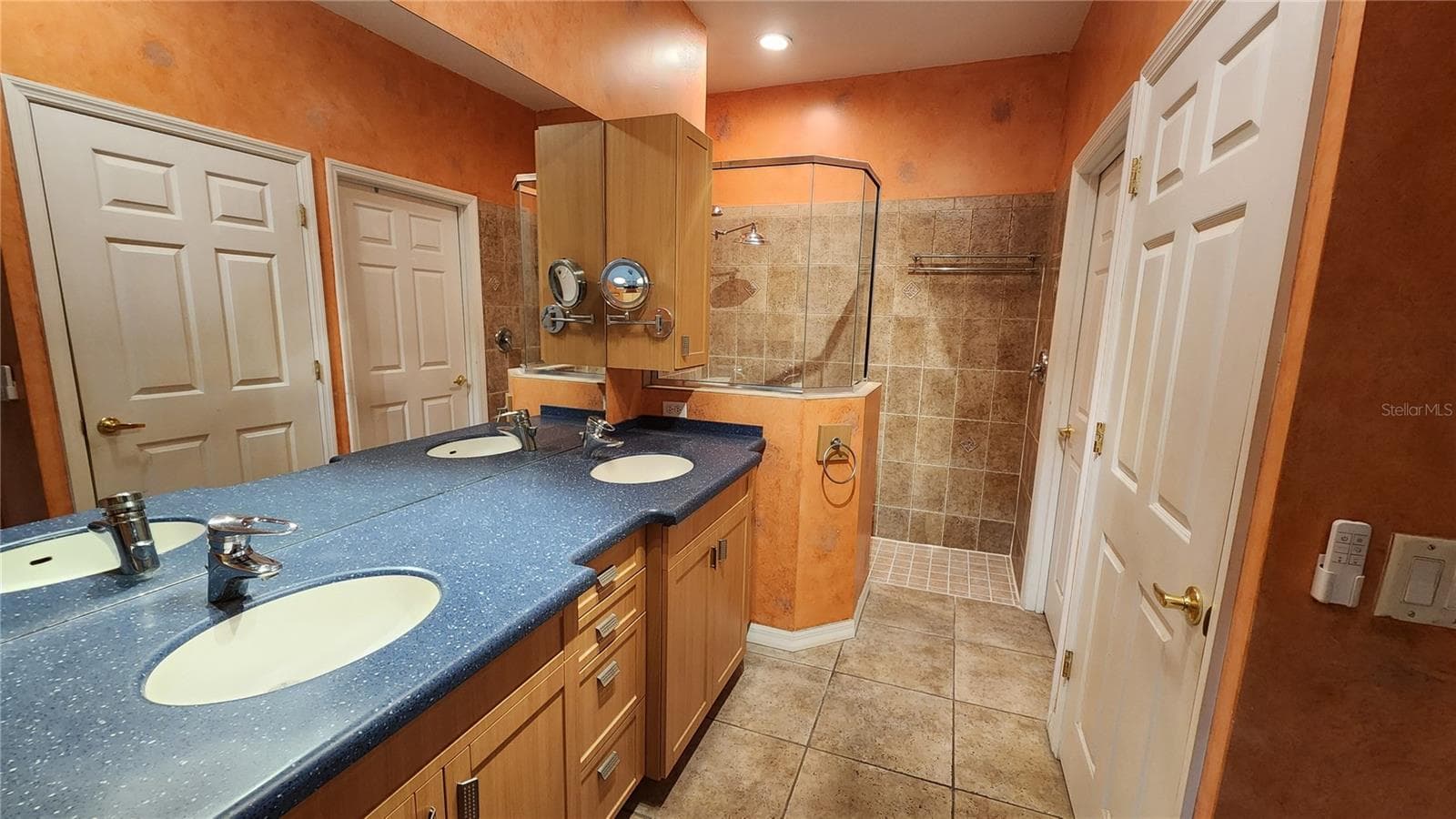 Condominium at 2484 MAGNOLIA CIR, NORTH PORT, photo 17 of 33