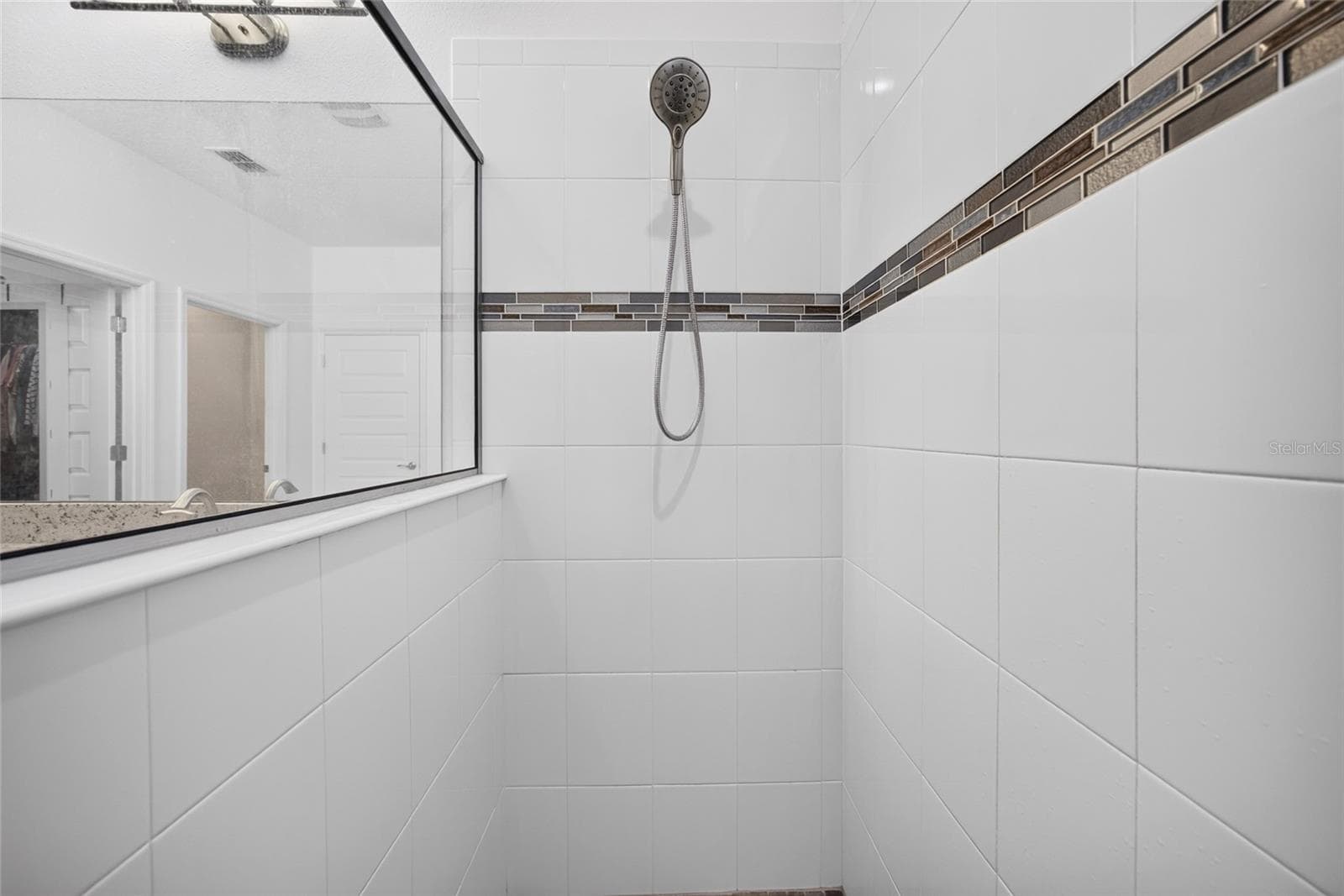 Spacious Primary Bath Shower - 16137 HAMPTON CROSSING DR, WINTER GARDEN