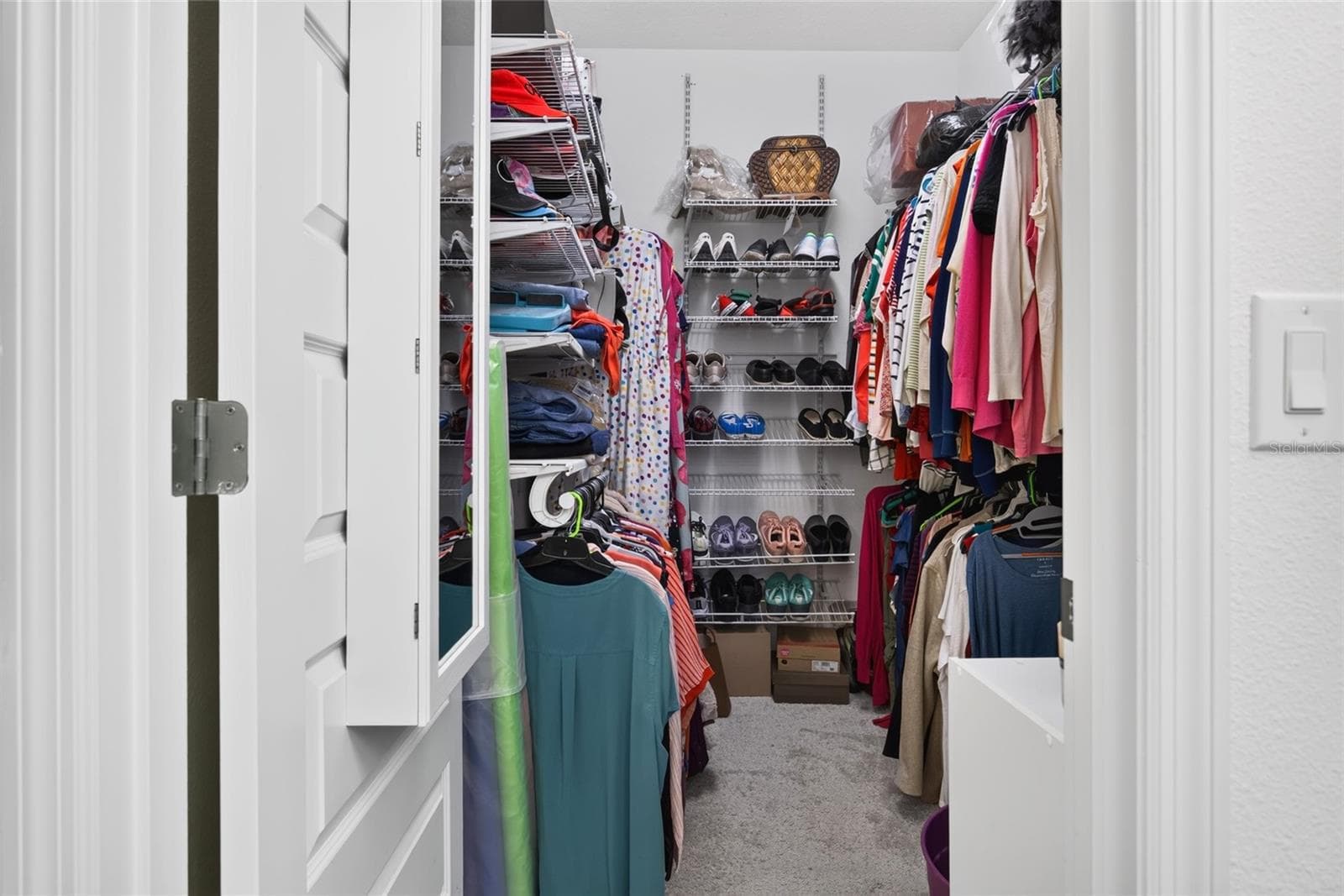 Large Walk-In Closet in Primary Bath - 16137 HAMPTON CROSSING DR, WINTER GARDEN