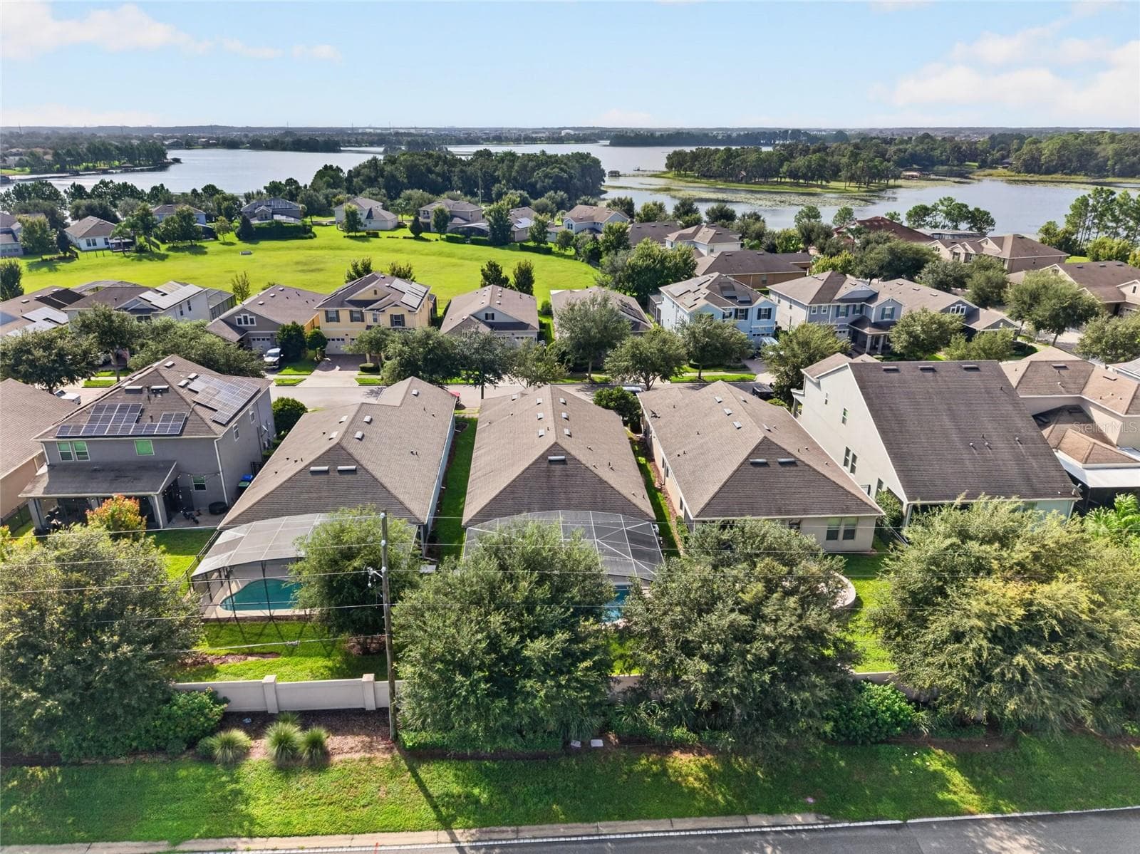 Beautiful Mature Landscape - 16137 HAMPTON CROSSING DR, WINTER GARDEN
