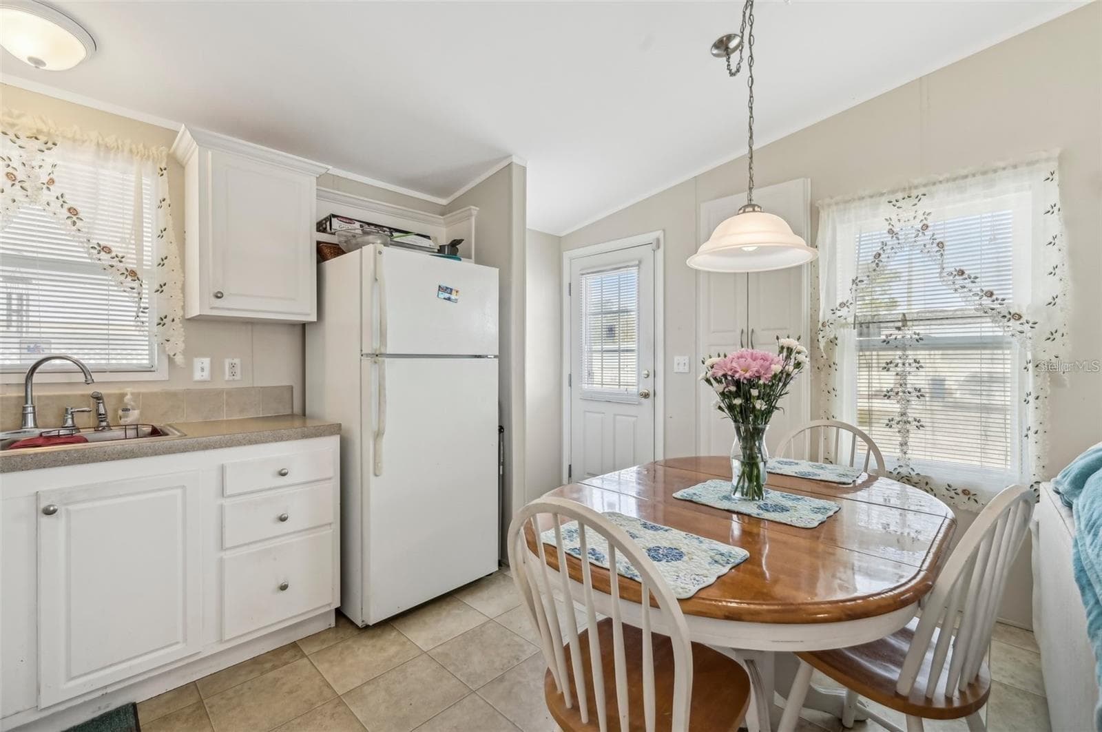 Manufactured Home at 6904 CORTEZ RD W #10, BRADENTON, photo 10 of 33