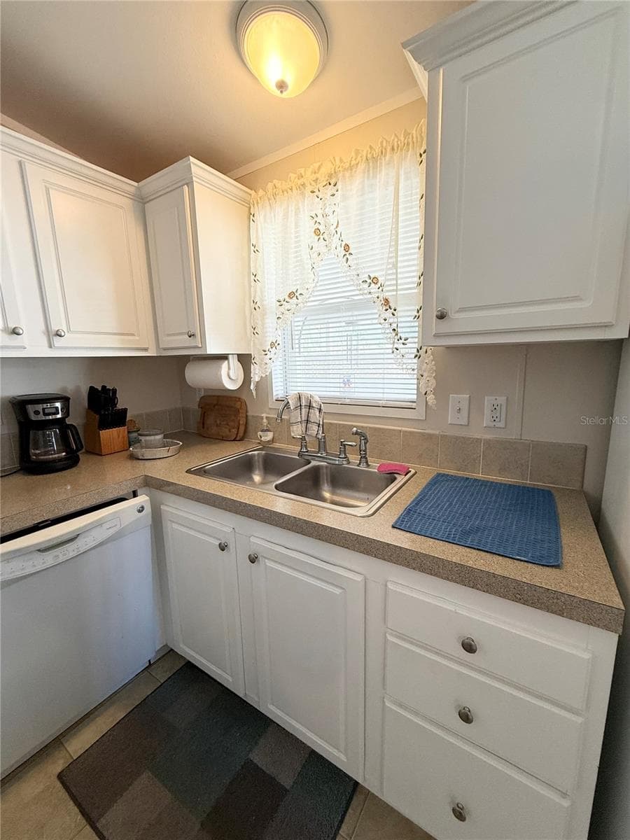 Manufactured Home at 6904 CORTEZ RD W #10, BRADENTON, photo 12 of 33