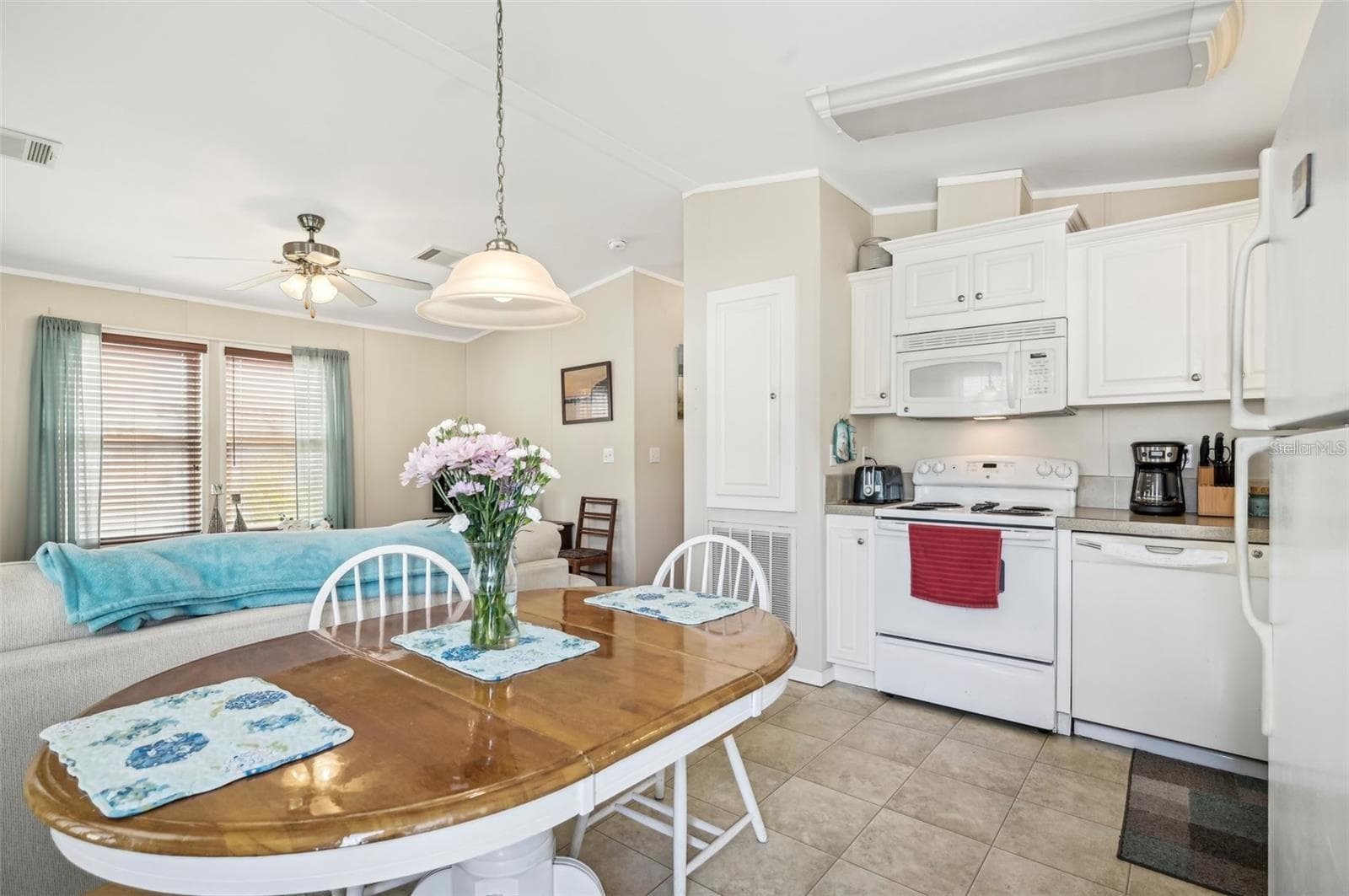 Manufactured Home at 6904 CORTEZ RD W #10, BRADENTON, photo 13 of 33