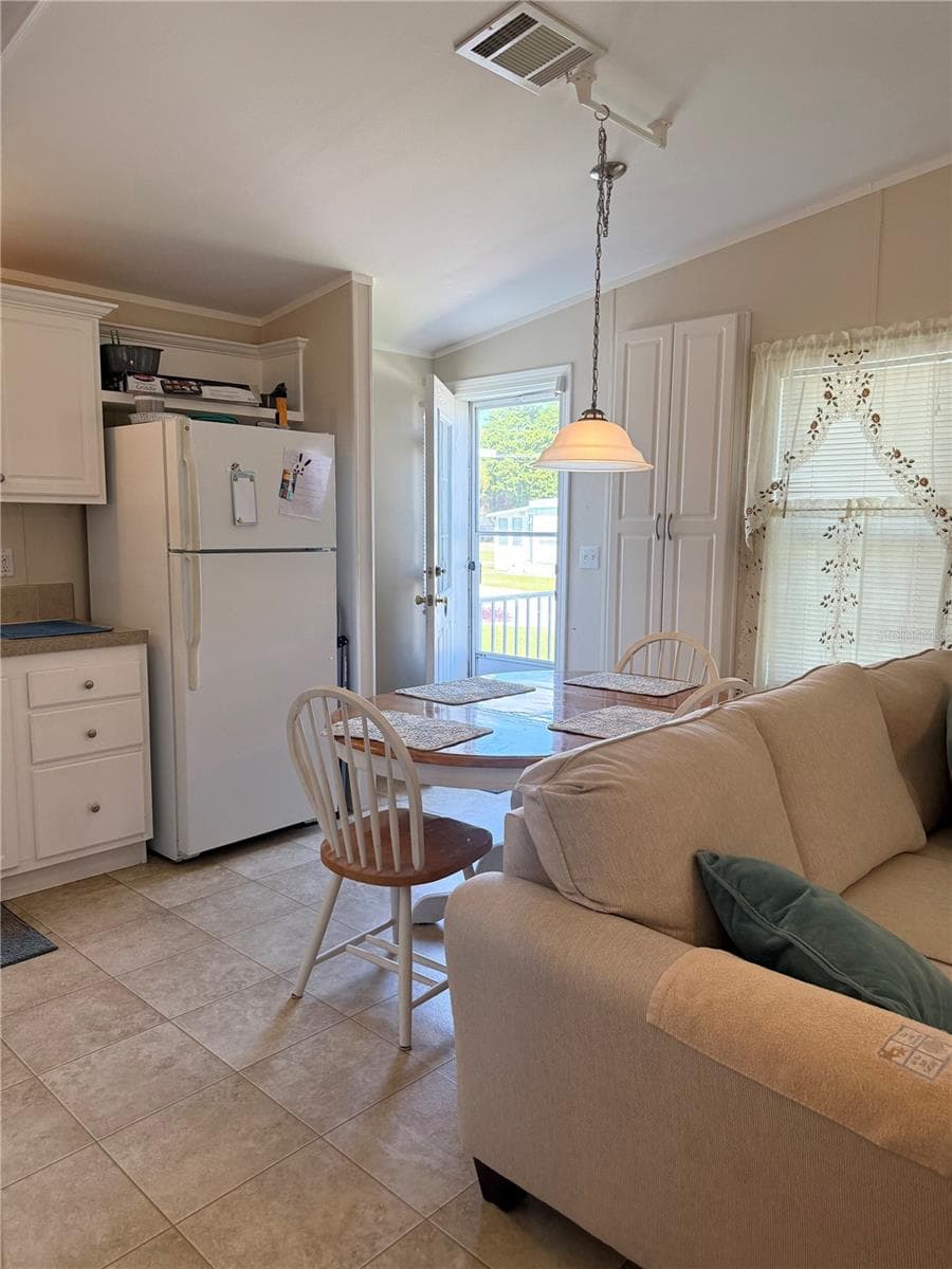 Manufactured Home at 6904 CORTEZ RD W #10, BRADENTON, photo 18 of 33