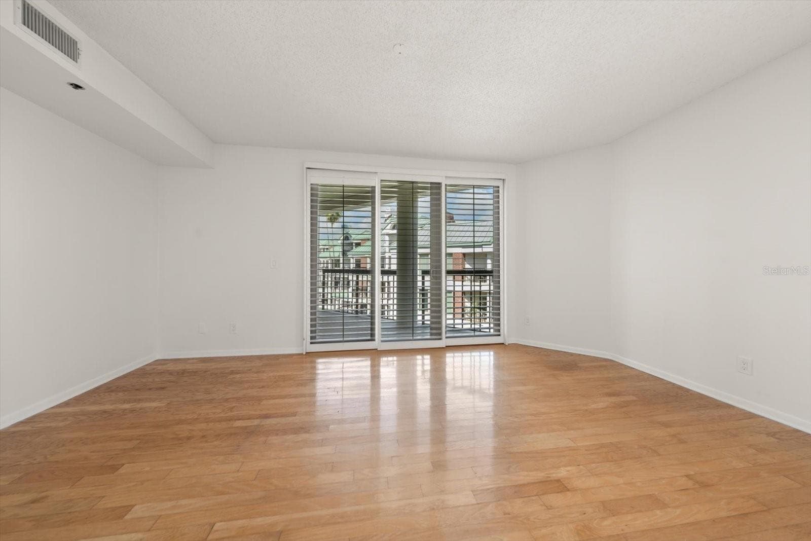 1st floor Primary suite - 947 SEDDON COVE WAY #947, TAMPA