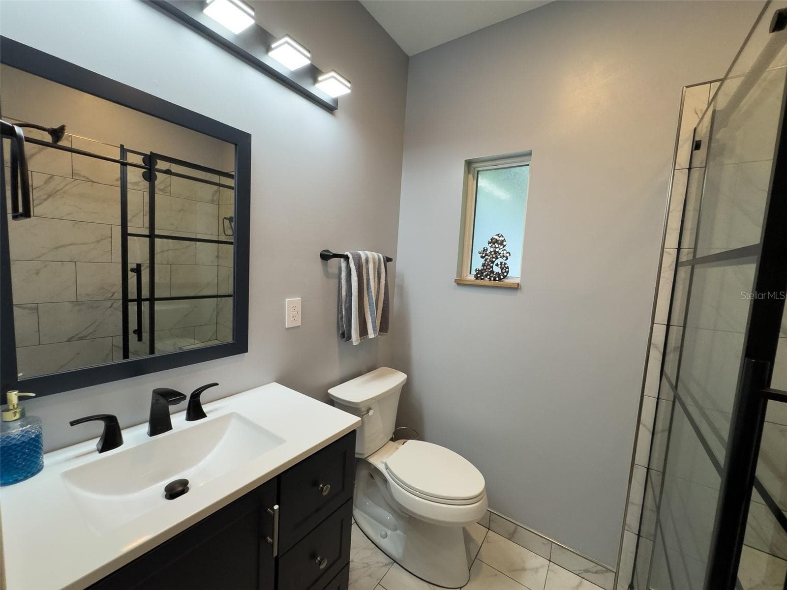 Bathroom 2 - 9797 CR 674, BUSHNELL