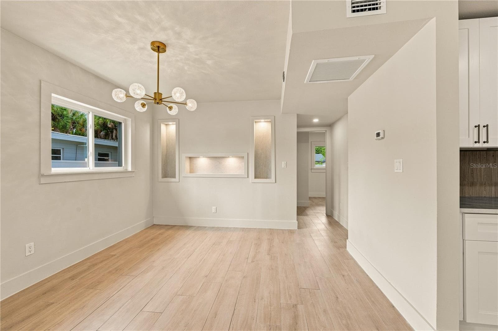 Single Family Residence at 3946 HELENA ST NE, ST PETERSBURG, photo 14 of 34